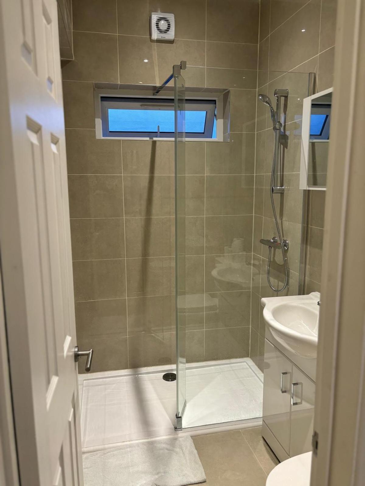 Dbn Two Apartment London